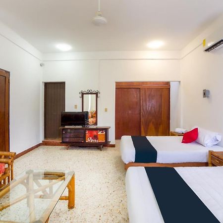Hotel Adelita ซีฮัวตาเนโค ภายนอก รูปภาพ