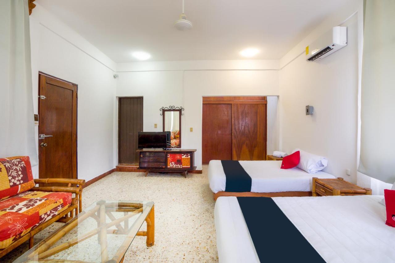 Hotel Adelita ซีฮัวตาเนโค ภายนอก รูปภาพ